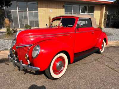 1939 Ford Deluxe Convertible Deluxe ready for your sunday cruise or any car sho