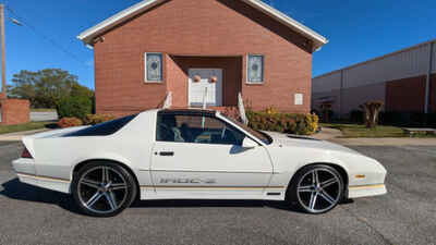 1988 Chevrolet Camaro IROC Z 2dr Hatchback