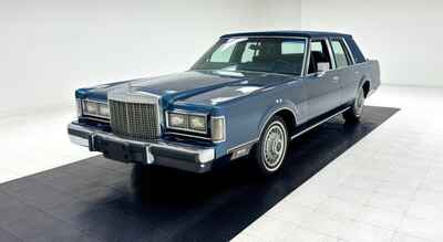 1987 Lincoln Town Car Sedan