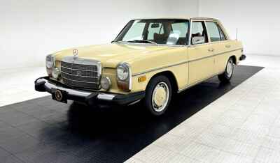 1975 Mercedes-Benz 300-Series Sedan