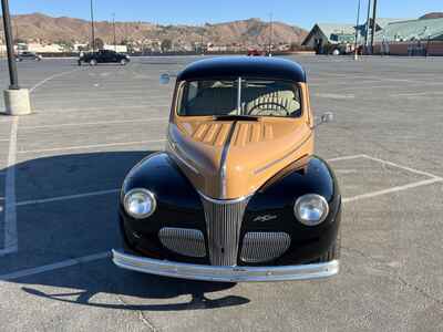 1941 Ford V-8 Super Deluxe