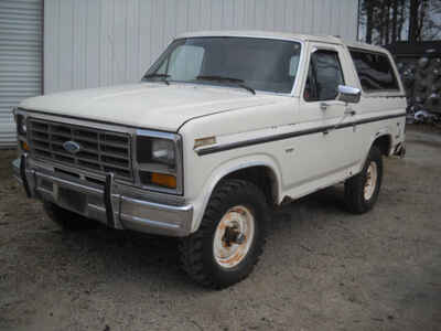 1982 Ford Bronco Base 2dr 4WD SUV