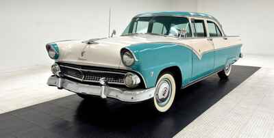 1955 Ford Fairlane Town Sedan