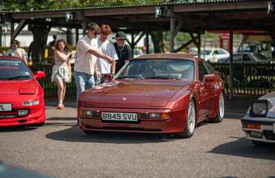 Porsche 944