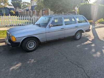 1982 Mercedes-Benz 300-Series