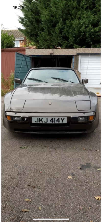 Porsche 944 Lux 1984