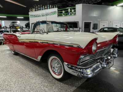 1957 Ford Fairlane 2 dr convertible Skyliner