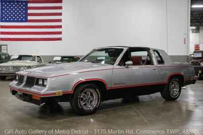 1983 Oldsmobile Cutlass Hurst / Olds