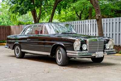 1971 Mercedes-Benz 200-Series SE