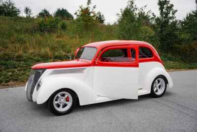 1937 Ford Tudor