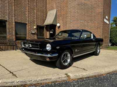 1965 Ford Mustang Fastback - 4spd