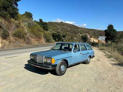 1982 Mercedes-Benz 300-Series