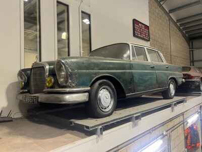 1967 Mercedes 220 Fintail Heckflosse