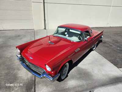 1957 Ford Thunderbird