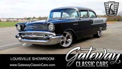 1957 Chevrolet Bel Air / 150 / 210