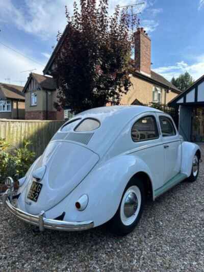 1952 Volkswagen Beetle DeLuxe