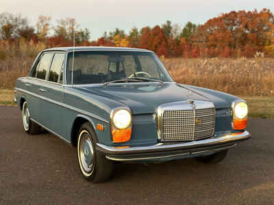 1969 Mercedes-Benz 200-Series