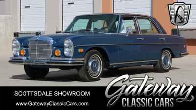 1970 Mercedes-Benz 200-Series