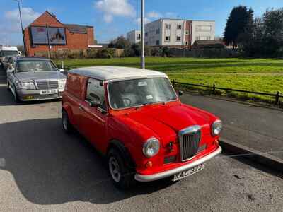 1977 Austin mini van / estate riley front 1275