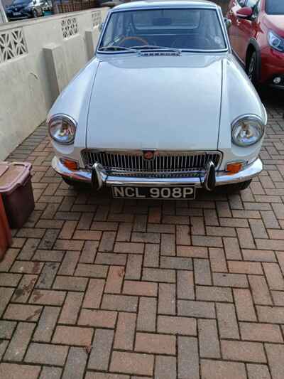 Classic MGBGT 1976 lovely condition great History last owner 16 years 82k