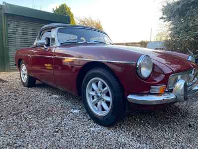 MGB Roadster 1973 chrome bumper , running and driving, looks good ,  looks good!