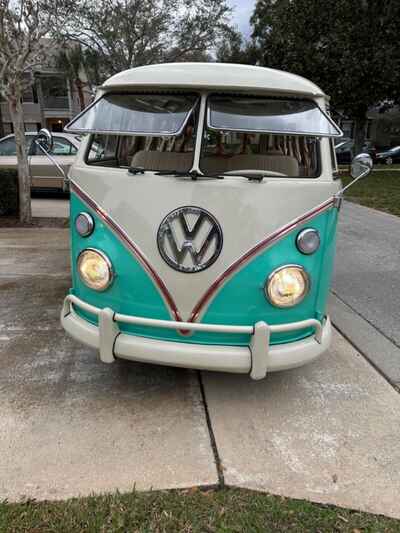 1973 Volkswagen Bus / Vanagon