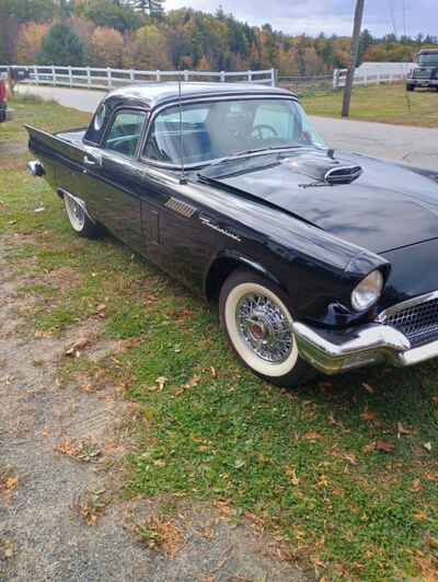 1957 Ford Thunderbird