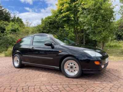 MK1 FORD ZX3 CLASSIC ( FOCUS ) THINKS ITS A MUSTANG.