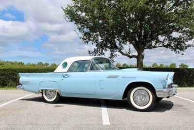 1957 Ford Thunderbird