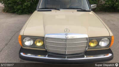1982 Mercedes-Benz 200-Series D