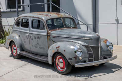 1940 Ford Standard Deluxe Sedan