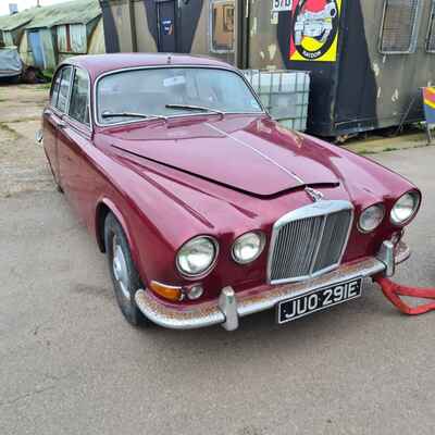 Jaguar 420 3 8L Manual Saloon for restoration Solid  Running car