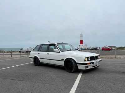 BMW E30 325i Touring - Manual - Full Restoration