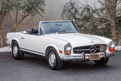 1969 Mercedes-Benz 200-Series