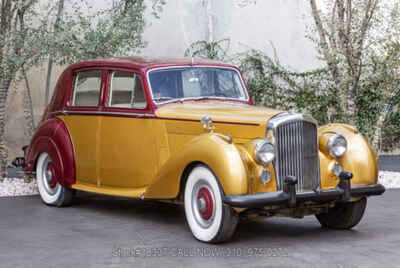 1954 Bentley R-Type Saloon Left-Hand-Drive