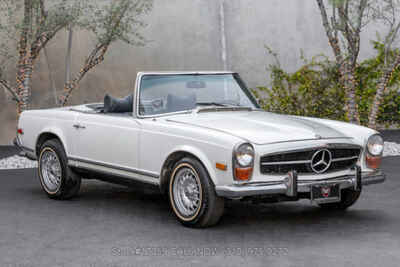 1970 Mercedes-Benz 200-Series