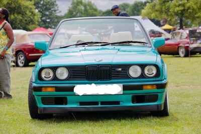 BMW E30 325i convertible