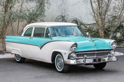 1955 Ford Fairlane Sedan