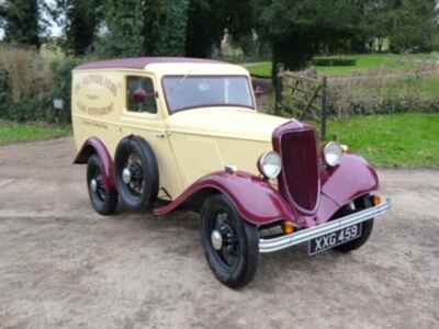 1933 Ford Model Y 8HP Van