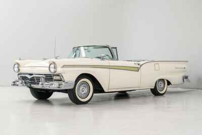 1957 Ford Fairlane Skyliner