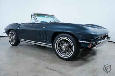 1966 Chevrolet Corvette 327V8 W / 350HP