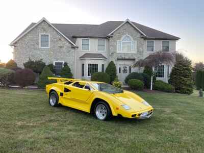 1985 Replica / Kit Makes Fiero