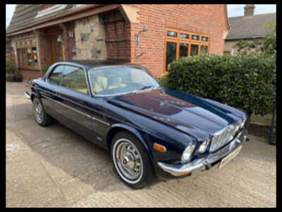 1976 Jaguar XJC 4 2 COUPE IN NAVY BLUE WITH BLACK ROOF