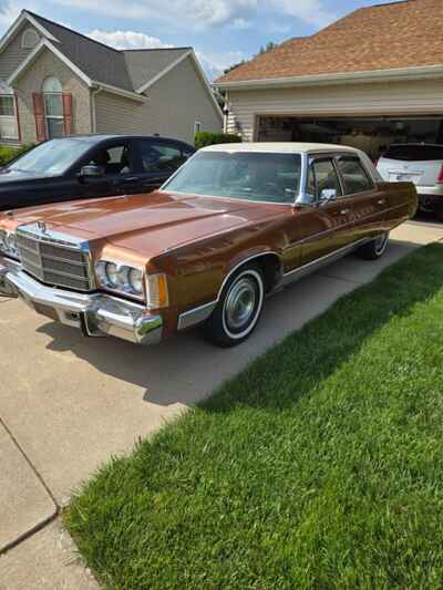 1975 Chrysler New Yorker Brougham