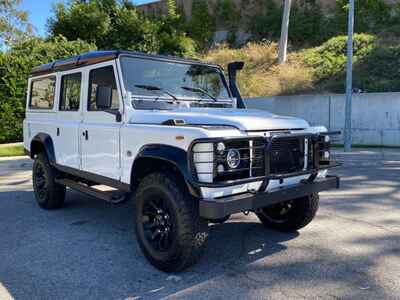 1985 Land Rover Defender FRAME OFF RESTORED  /  5 3L VORTEC  /  A / C