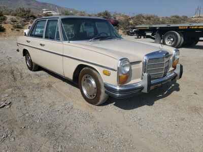 1969 Mercedes-Benz 200-Series 1969 MERCEDES-BENZ 250 W114