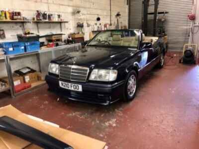 classic car mercedes e220 convertible