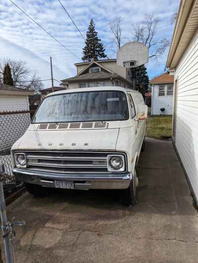 1976 Dodge Dodge Tradesman 300 Maxivan