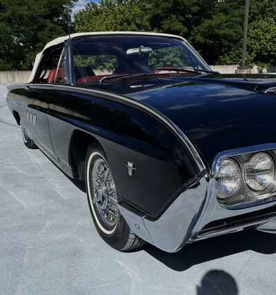 1963 Ford Thunderbird