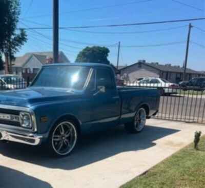 1970 Chevrolet C10 RESTORED -LST 6 0 L - A / C / DISC BRAKES